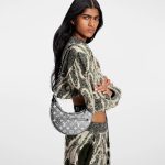 Louis Vuitton M21752 Loop - Image 9