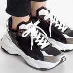 Louis Vuitton LV Run 55 Sneaker Monogram Flowers Black 1AAP5D - Image 3