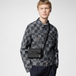 Louis Vuitton Steamer Wearable Wallet M81746 Black - Image 4